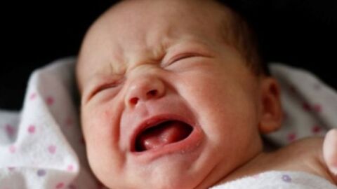 أسباب عدم نوم الرضيع