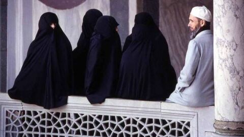 فوائد تعدد الزوجات في الإسلام