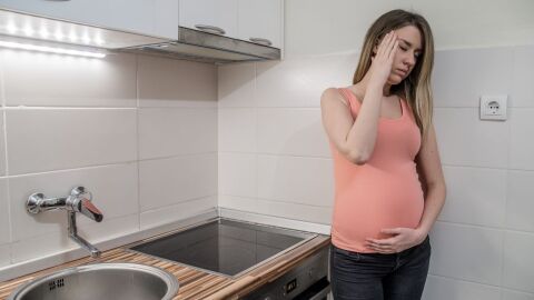 ما أسباب الصداع أثناء الحمل