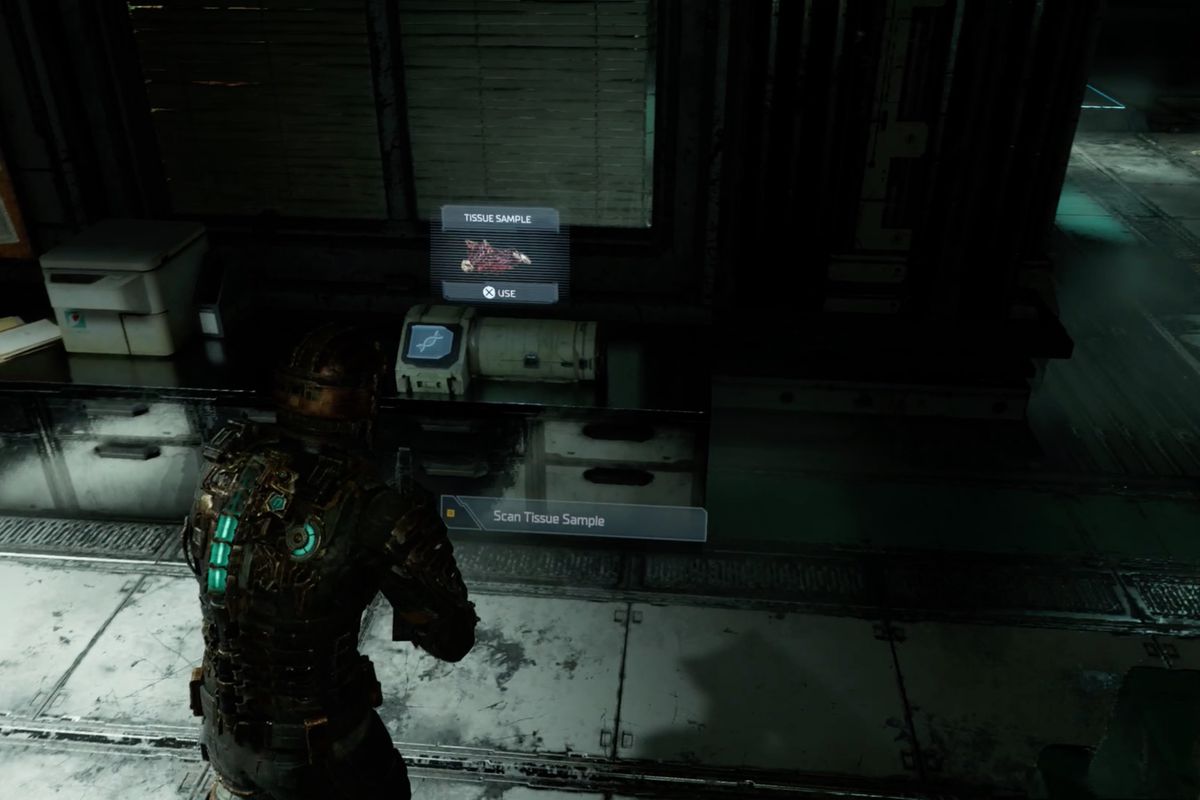Dead Space remake Isaac in the Main Lab approaching the DNA Scanner.