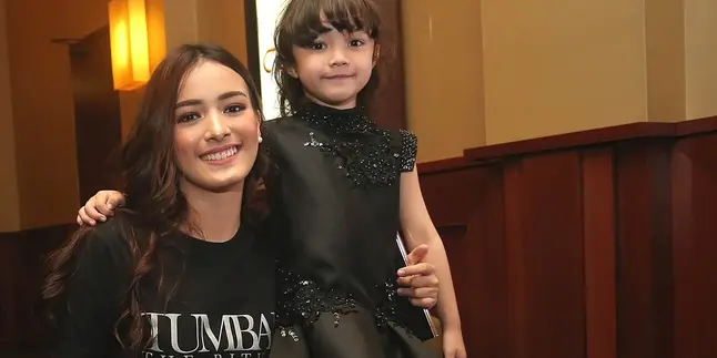 Kaki Dipegang Mahluk Halus Jadi Pengalaman Mistis Mawar De Jong Syuting Film Horor Photo Fimela Com