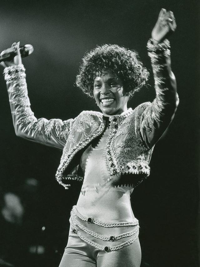 Rayakan Hari Lahir Whitney Houston Ini 6 Hit Besar Sang Diva Yang Meninggal Februari 2012 Showbiz Liputan6 Com