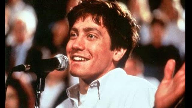 Sinopsis Donnie Darko Tayang Di Tv Hari Ini Sosok Berkostum Kelinci Kabarkan Dunia Kiamat 28 Hari Lagi Showbiz Liputan6 Com