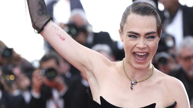 Sikap Cara Delevingne Mirip Pengguna Narkoba Margot Robbie Dibuat Menangis Showbiz Liputan6 Com