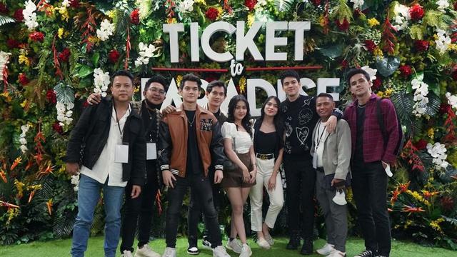 Film Ticket To Paradise Dibintangi Maxime Bouttier Sudah Tayang Ini 5 Potret Artis Saat Hadiri Premiere Cinta Brian Gandeng Callista Arum Showbiz Liputan6 Com