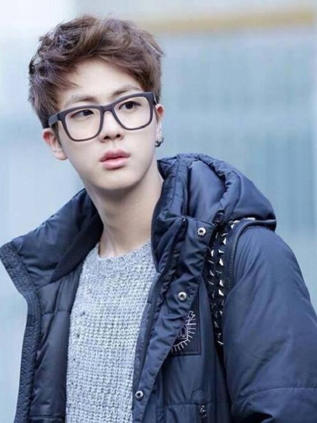 Foto Orang Ganteng Pake Kacamata