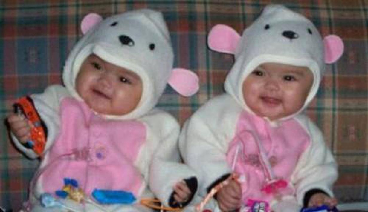 Wallpaper Bayi Kembar Lucu Dan Imut