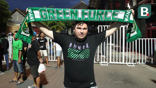 Rick Braker Bonek Belanda Yang Cinta Persebaya Indonesia Bola Com