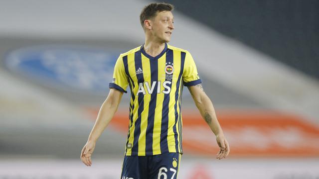 Dari Mana Asal Usul Rumor Mesut Ozil Bakal Gabung Rans Cilegon Fc Bola Liputan6 Com