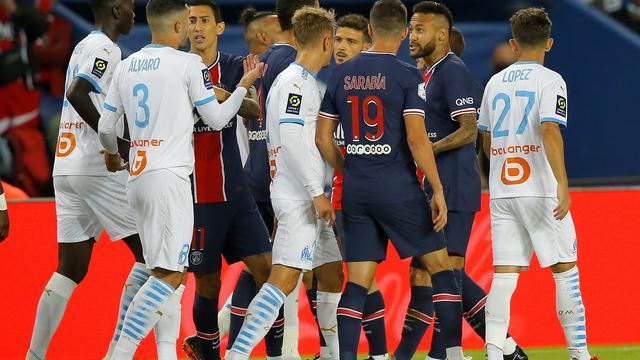 Diwarnai 12 Kartu Kuning Dan 5 Kartu Merah Duel Psg Vs Marseille Ukir Torehan Buruk Pada Abad Ke 21 Dunia Bola Com