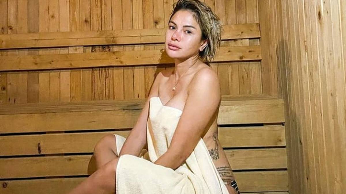 Berita selebriti dan gosip artis: Nikita Mirzani unggah foto di sauna, warganet malah salah focus pada lokasinya.