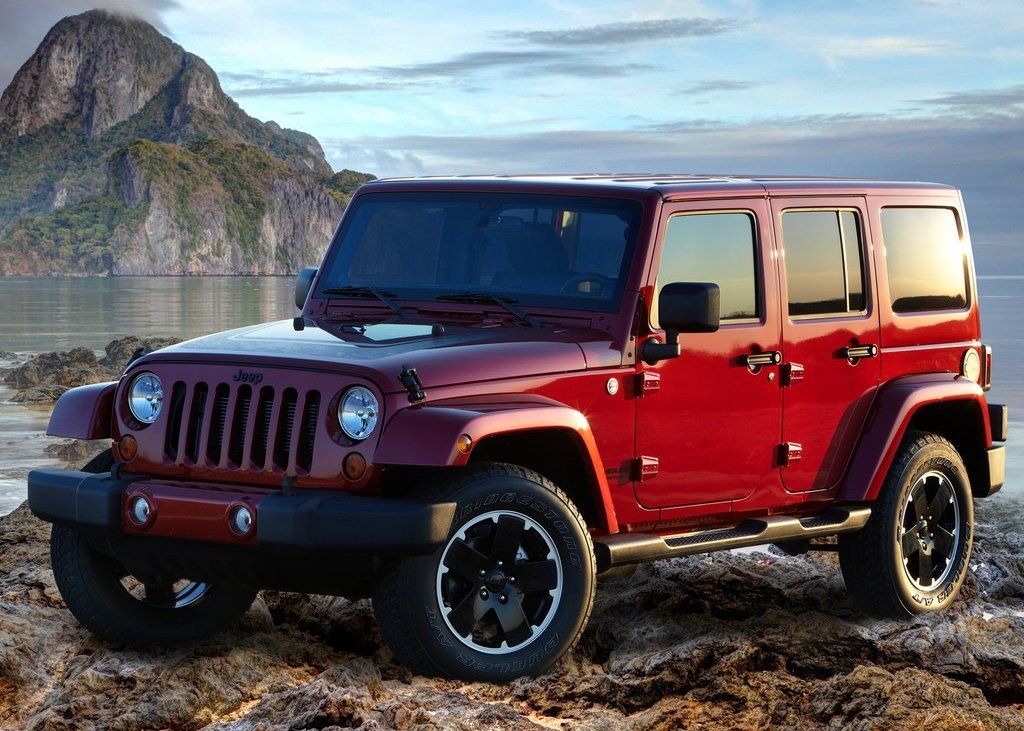 Featured Image of 2012 Jeep Wrangler Unlimited Altitude Review