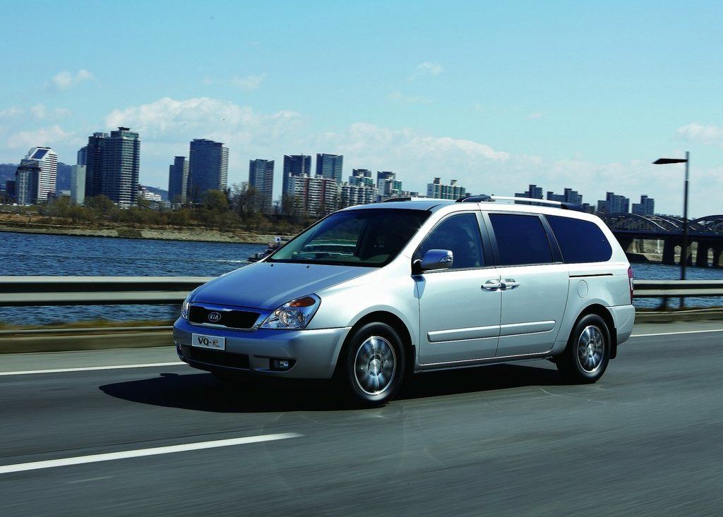 Featured Image of 2012 Kia Grand VQ R Specs Review