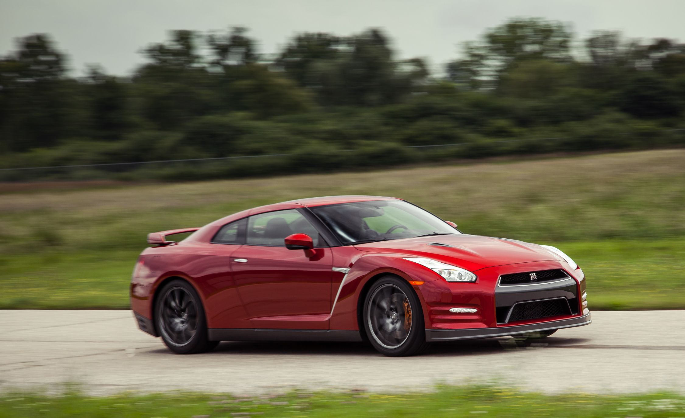 Featured Image of 2015 Nissan GT R