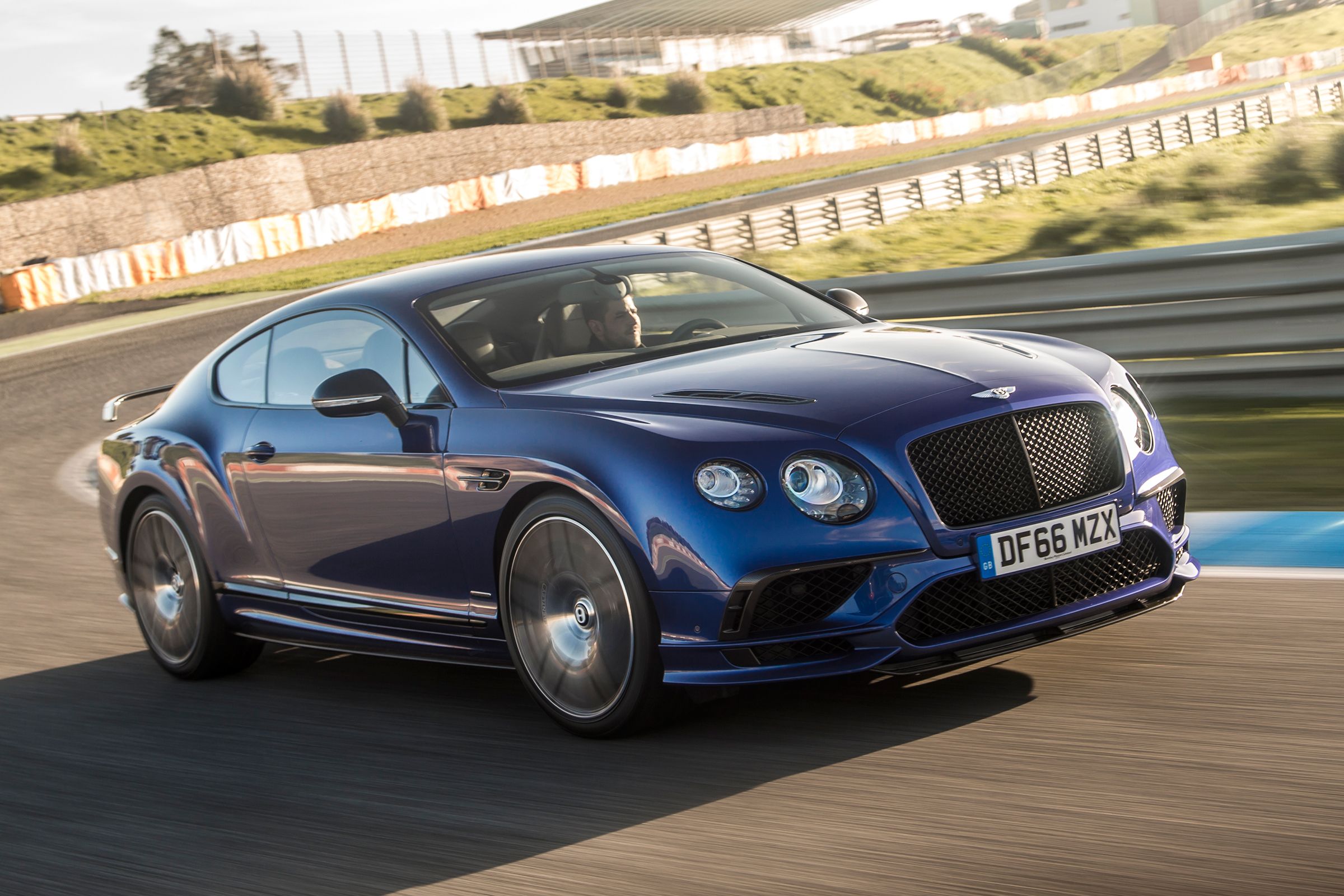 Featured Image of 2017 Bentley Continental Supersports