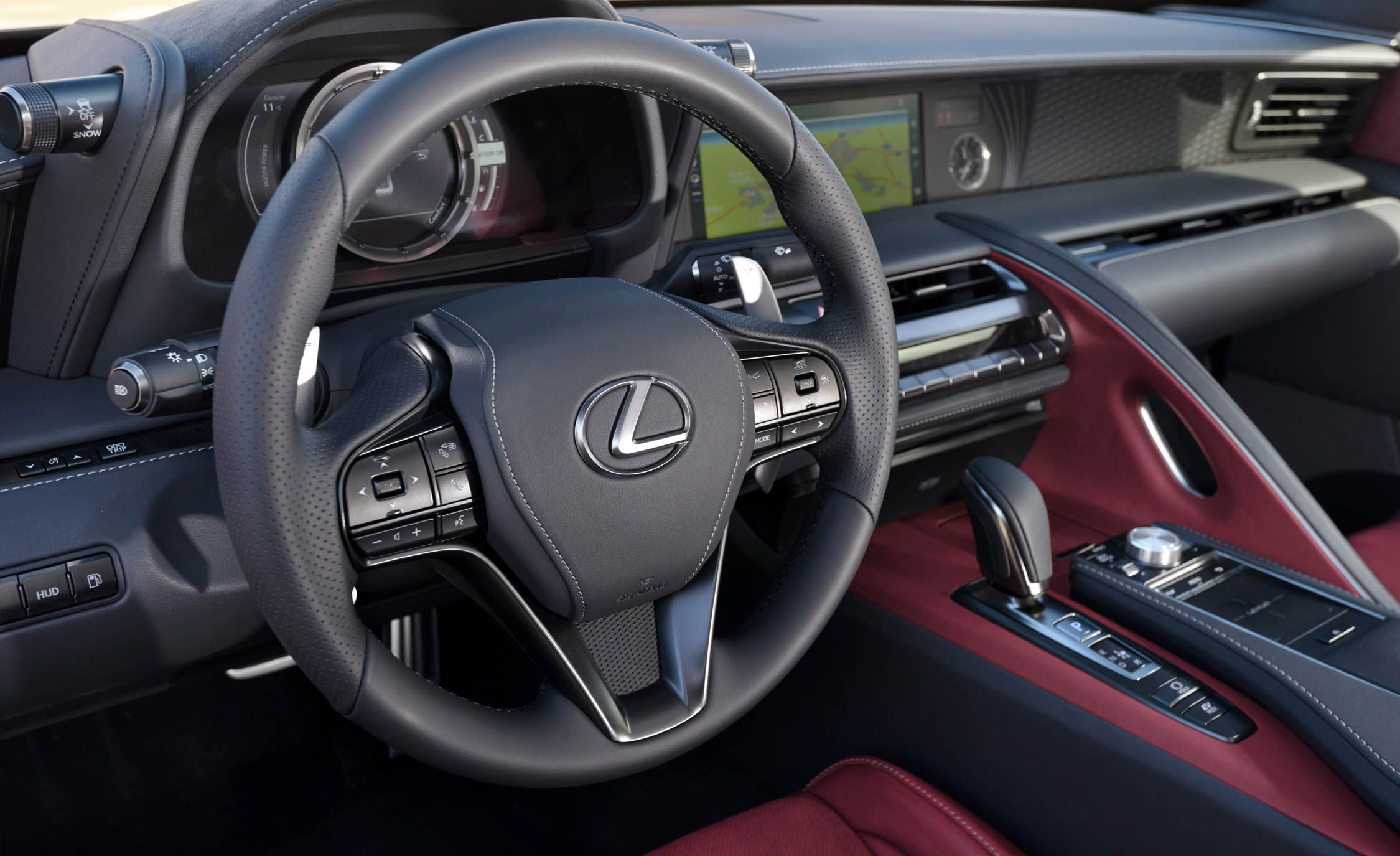 2018 Lexus Lc 500h Interior View Steering Wheel (Photo 35 of 84)
