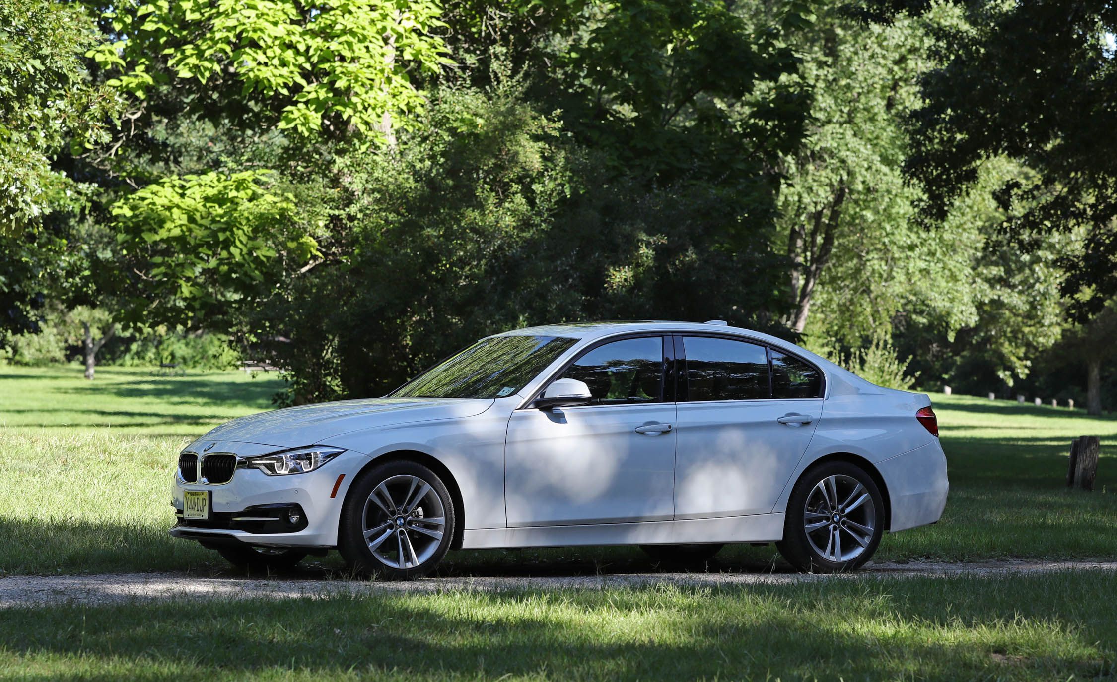 Featured Image of 2017 BMW 330i
