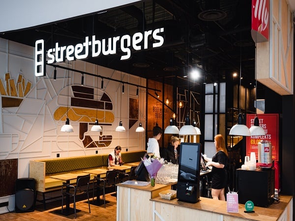 A new burger restaurant has opened in the shopping centre "Spice" - "Street Burgers" 