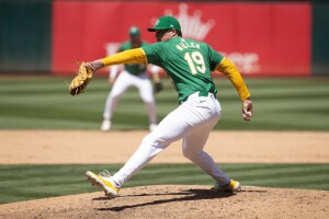 Miller returns to Oakland pen