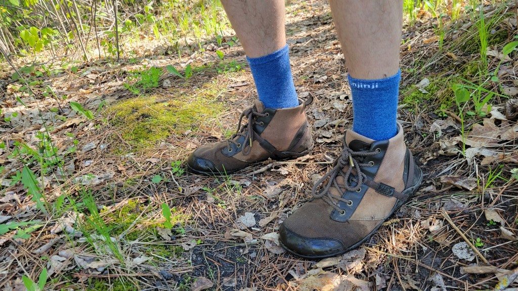 hiking socks - putting the injinji liner crew to the wet hiking test on a dewey...