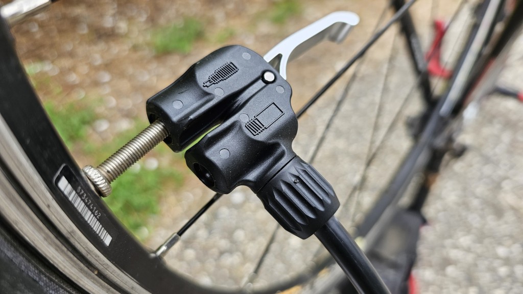 bike pump - we found that the &quot;f&quot; style dual valves, seen here on the lezyne...
