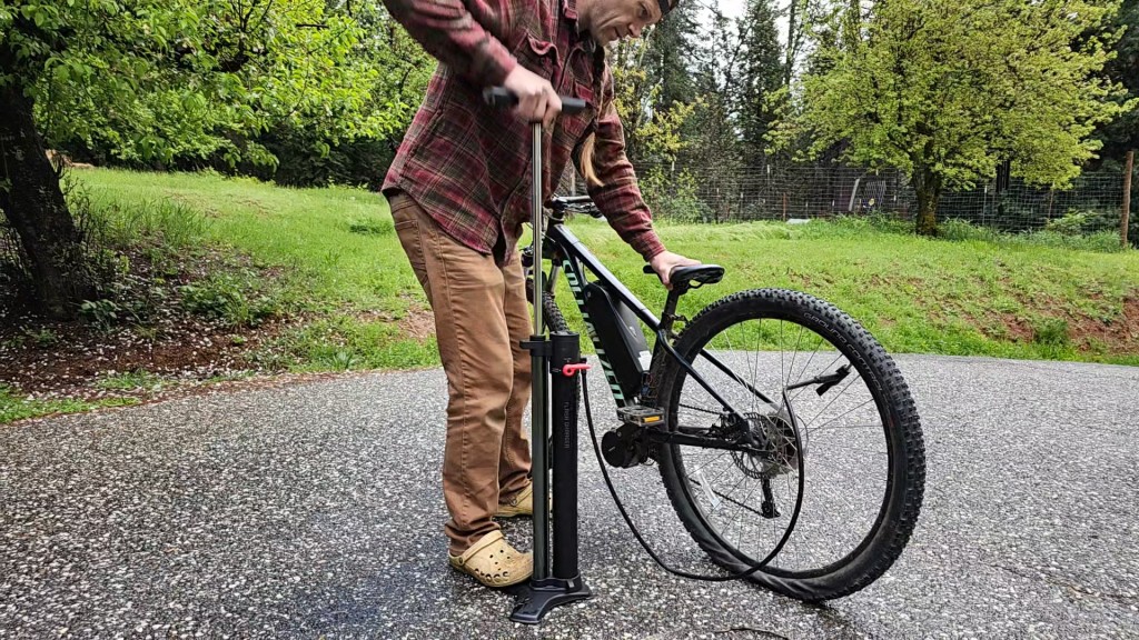 bike pump - the super sturdy and well-designed base on the bontrager tlr flash...