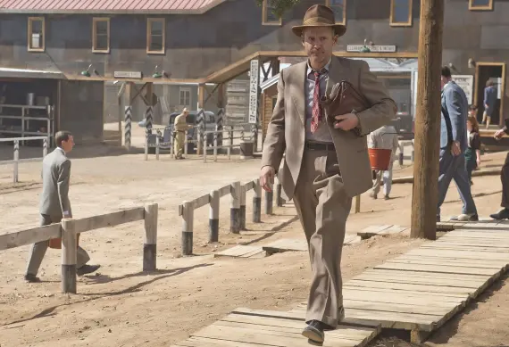 John Benjamin Hickey in iManhattan/i (WGN America)