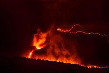 Volcanic lightning