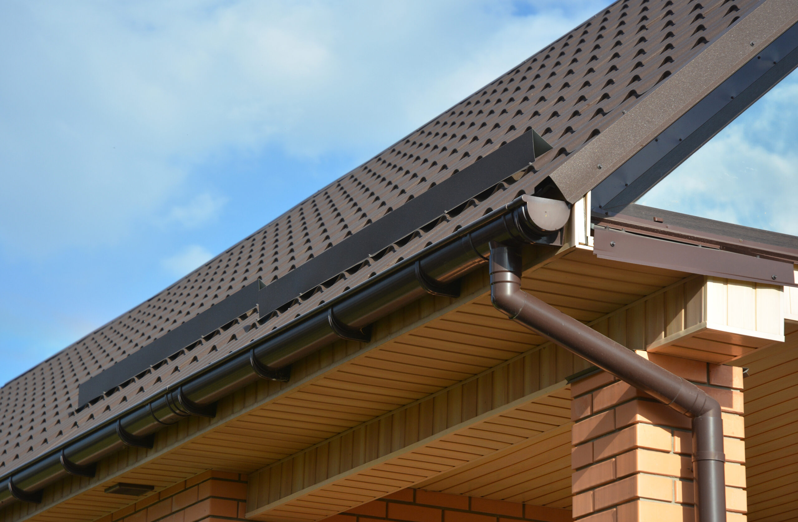 Best Gutter Guards for Metal Roofs | 2024 Guide
