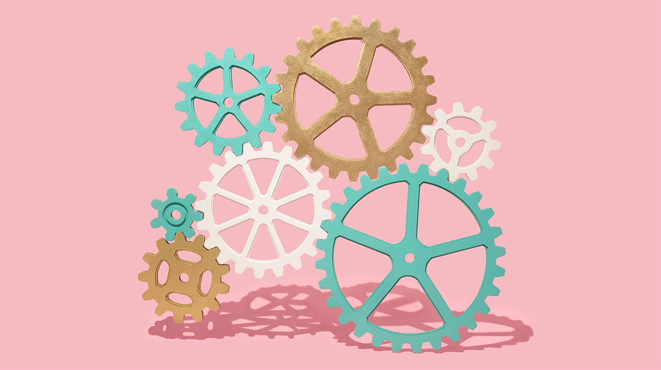 Spinning chainrings representing solving issues fast