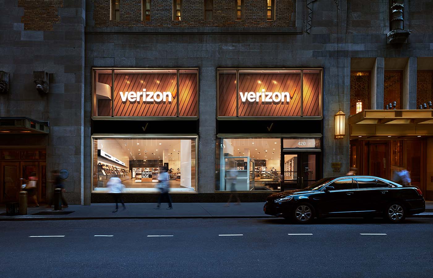 Verizon storefront