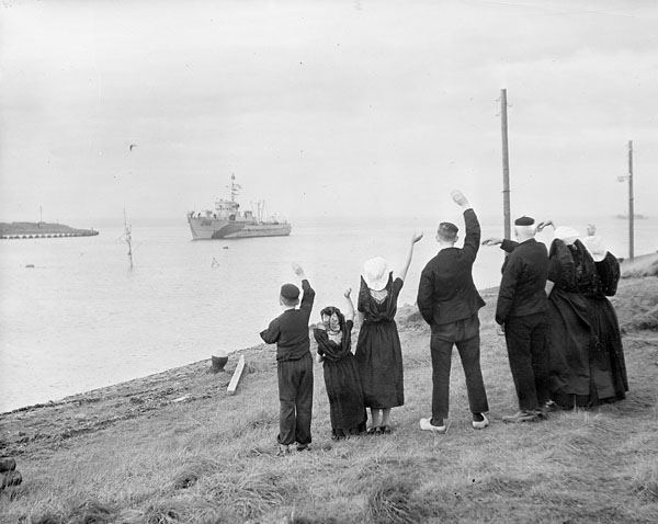 Les bateaux de la Royal Navy nettoient l’Escaut