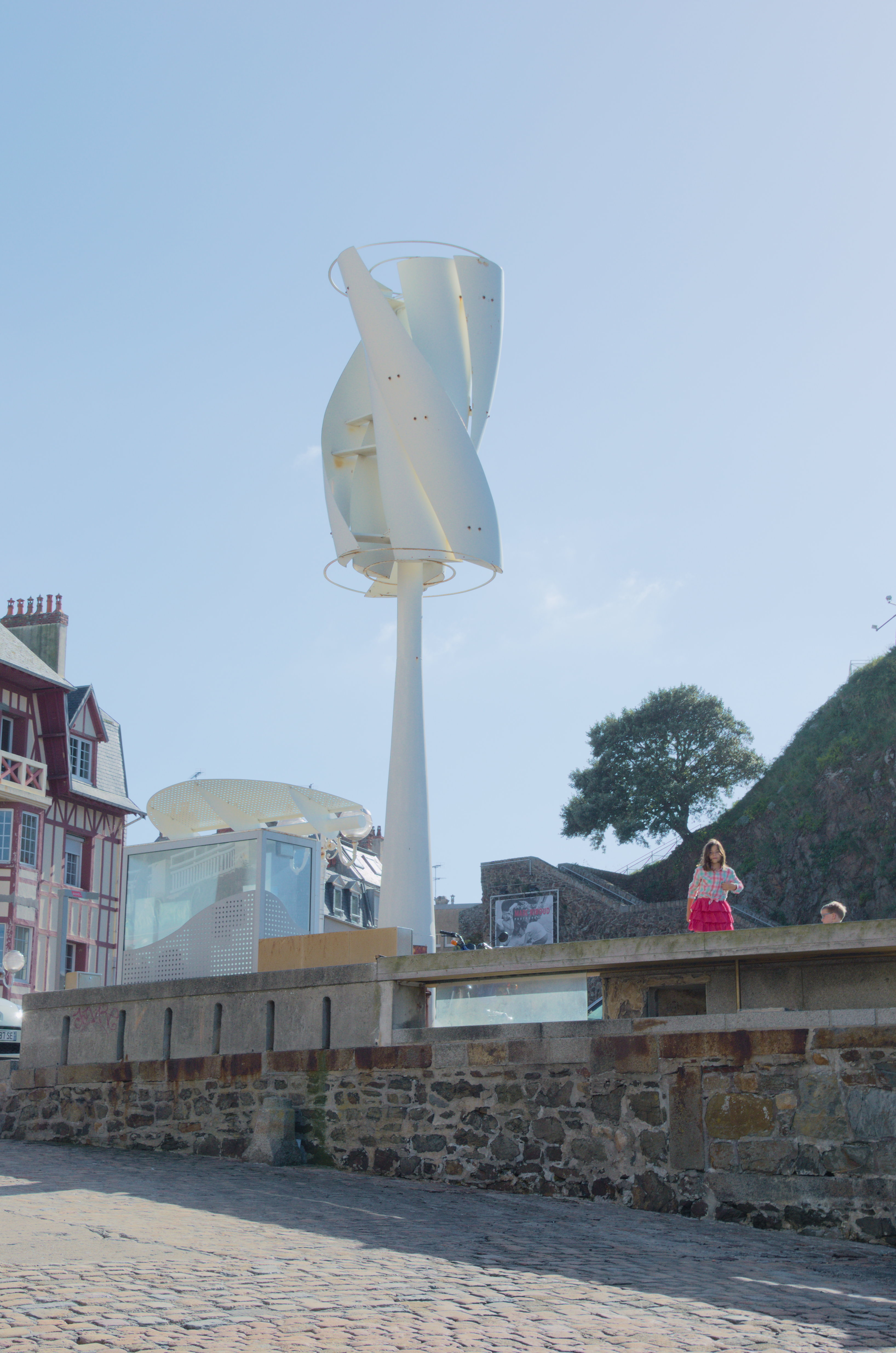 Exemple d’une éolienne de type Savonius à Granville en France, 31 août 2014.