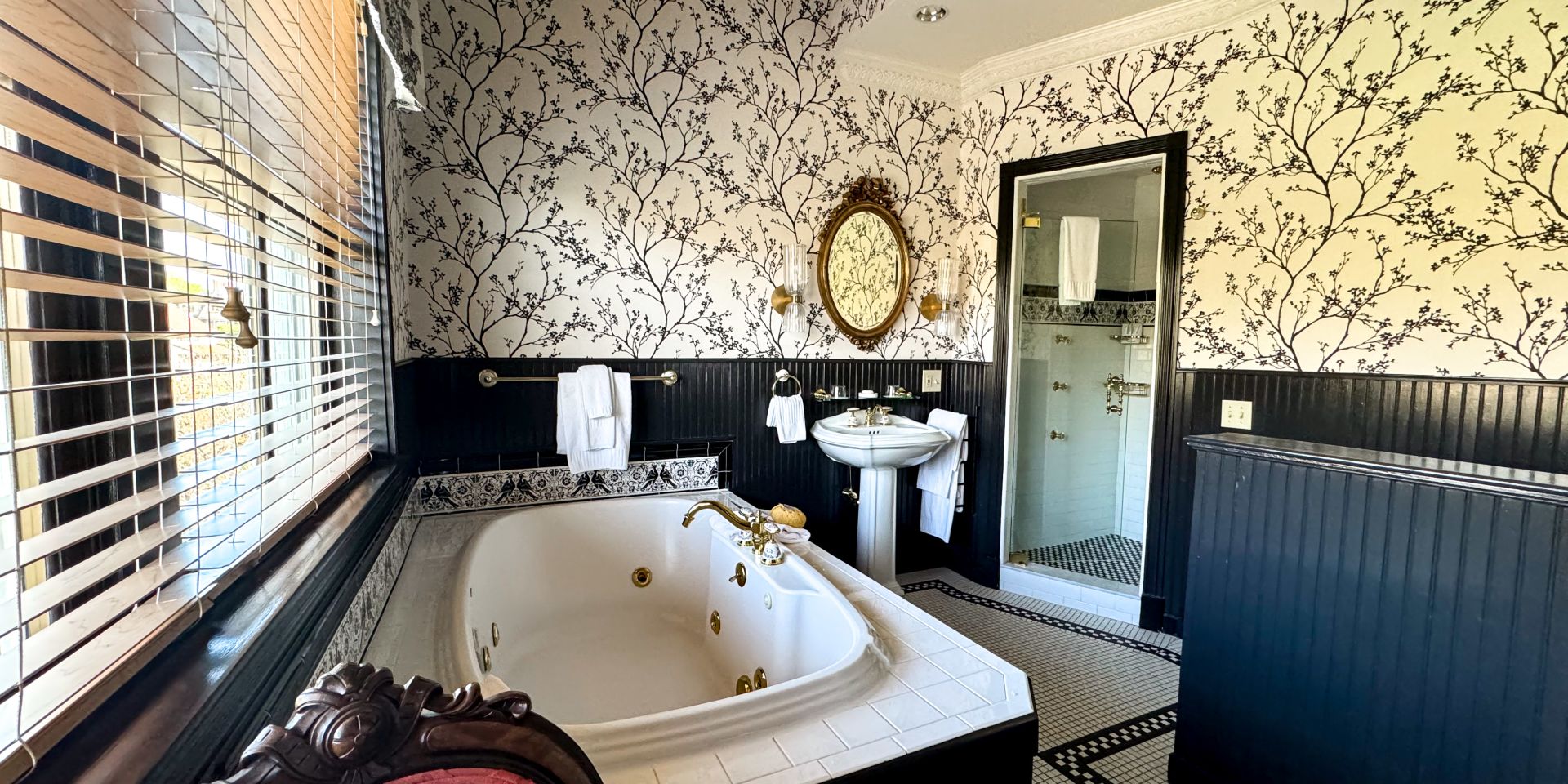 A Bathroom With A Large Tub