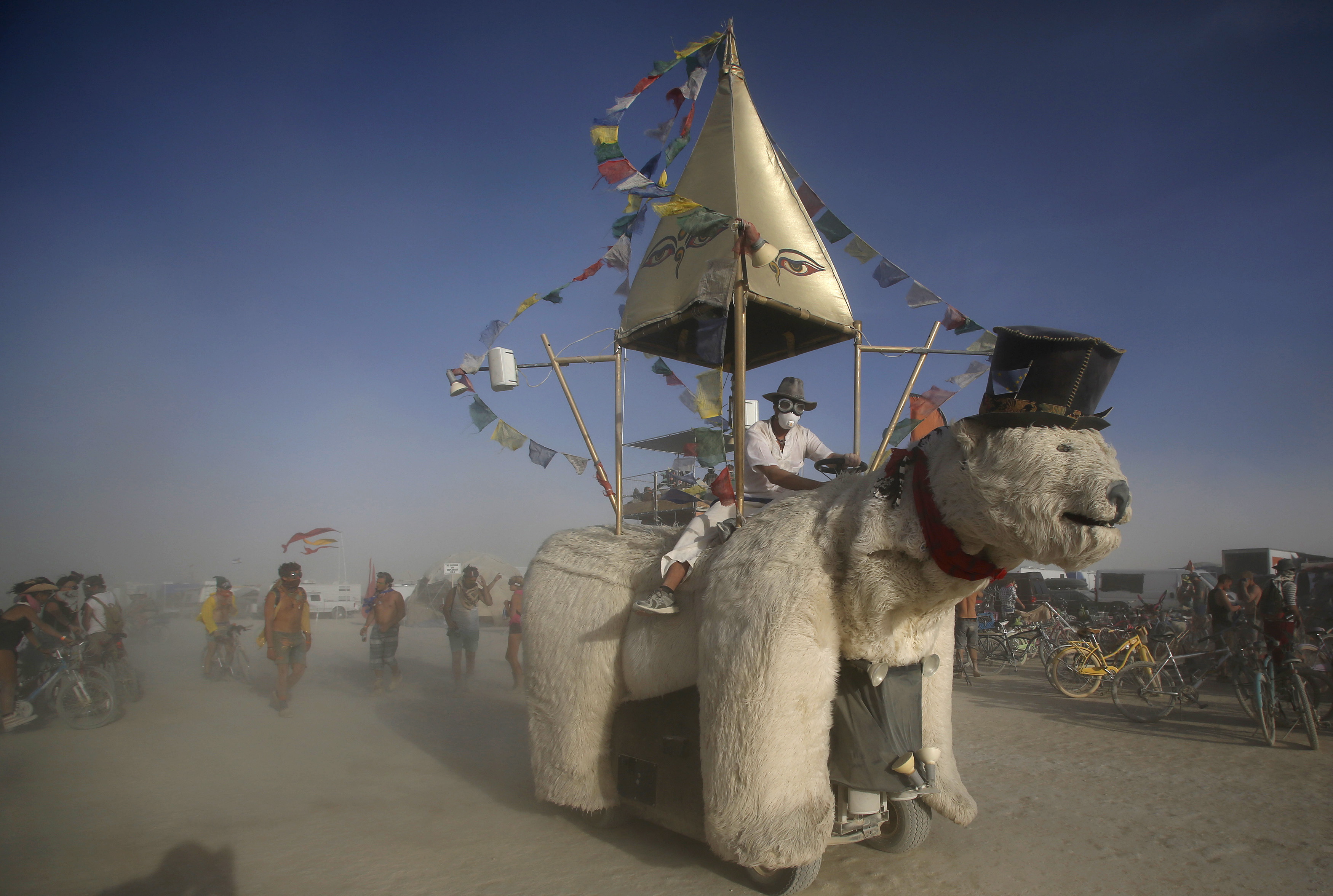 Another Mutant Vehicle crosses the dusty desert at Burning Man, where the vehicles serve as roaming art installations. Photo by Jim Urquhart/Reuters