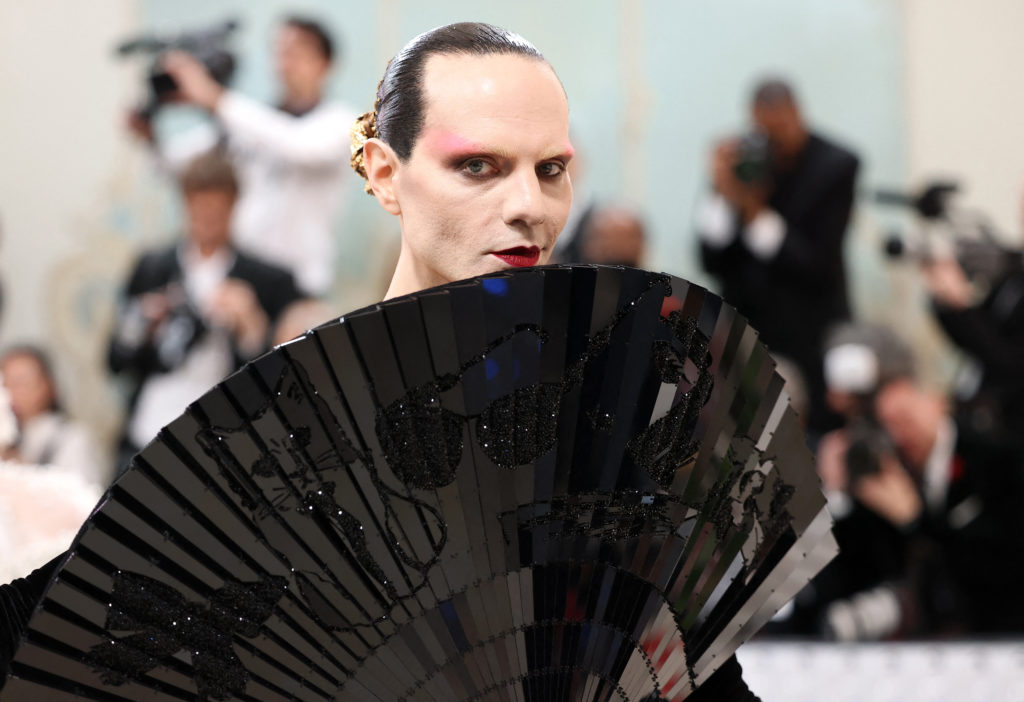 Jordan Roth poses at the Met Gala, an annual fundraising gala held for the benefit of the Metropolitan Museum of Art's Costume Institute with this year's theme "Karl Lagerfeld: A Line of Beauty", in New York City, New York, U.S., May 1, 2023. Photo by Andrew Kelly/REUTERS