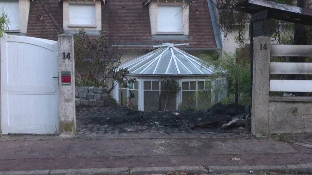 Home of French mayor ram-raided and torched by rioters, in L'Hay-les-Roses