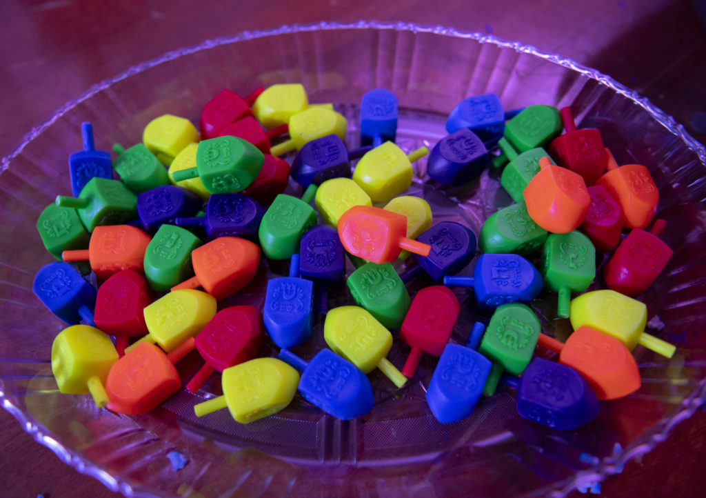 A pre-Hanukkah Menorah Lighting Ceremony Celebrates Love in Seal Beach