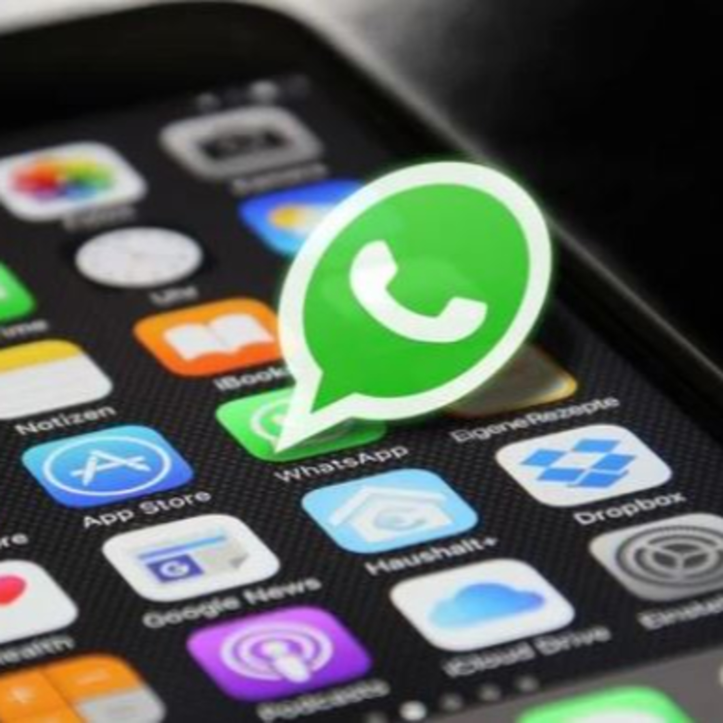 Para evitar problemas, empresas limitam comunicação com funcionário via Whatsapp