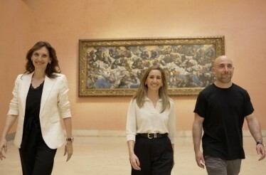 Thyssen-Bornemisza’s art conservator Alejandra Martos with colleagues María Corral and Miguel Peiró standing in front of Tintoretto's ‘Paradise’.
