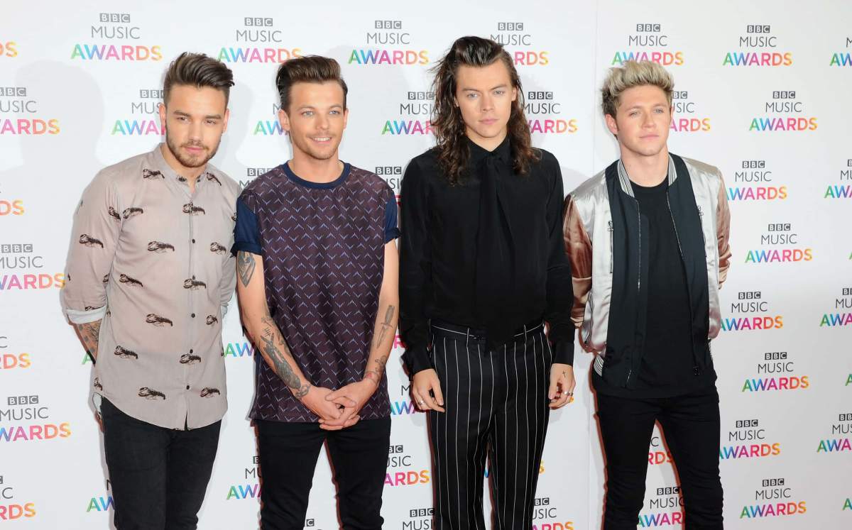 PixBlog | How tall is Harry Styles? Singer towers over his One Direction  band members