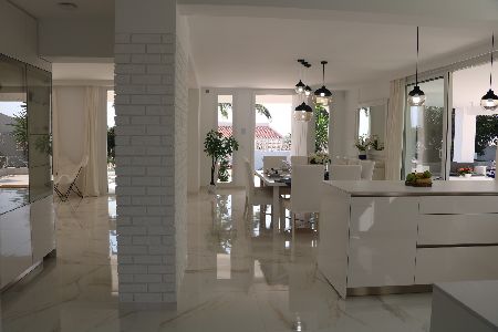 Beautiful, completely renovated house located in sunny San Diego, Cadiz