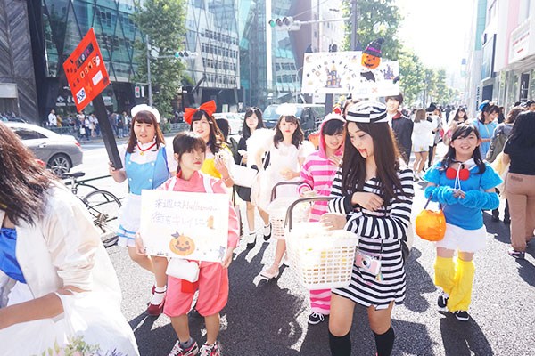 ハロウィン1週間前の仮装パレードで 高校生が渋谷の美化を呼びかけ 高校生なう スタディサプリ進路 高校生に関するニュースを配信