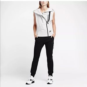 XS Nike Dri Fit Women’s Sleeveless Hoodie White