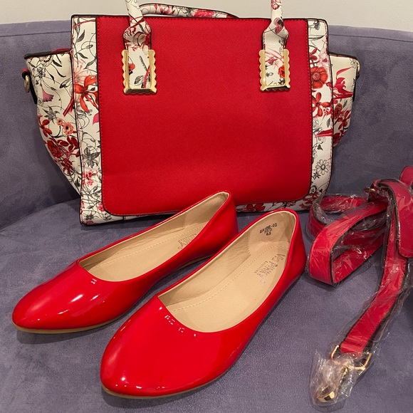 VIA PINKY Handbags - PATENT LEATHER FLATS & MATCHING BAG