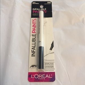 L’Oréal Infallible Paints liquid eyeliner. White