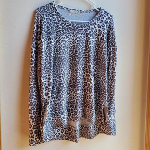 Olivia Rae Animal Print Sleepwear Top Size Medium