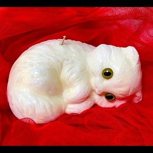 Wax Creamy White Kitten Candle