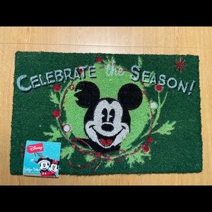 NWT Mickey Mouse Holiday Welcome Mat