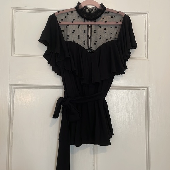 Tops - 🖤 NWOT black top with mesh sheer dotted design with belt - XS/0